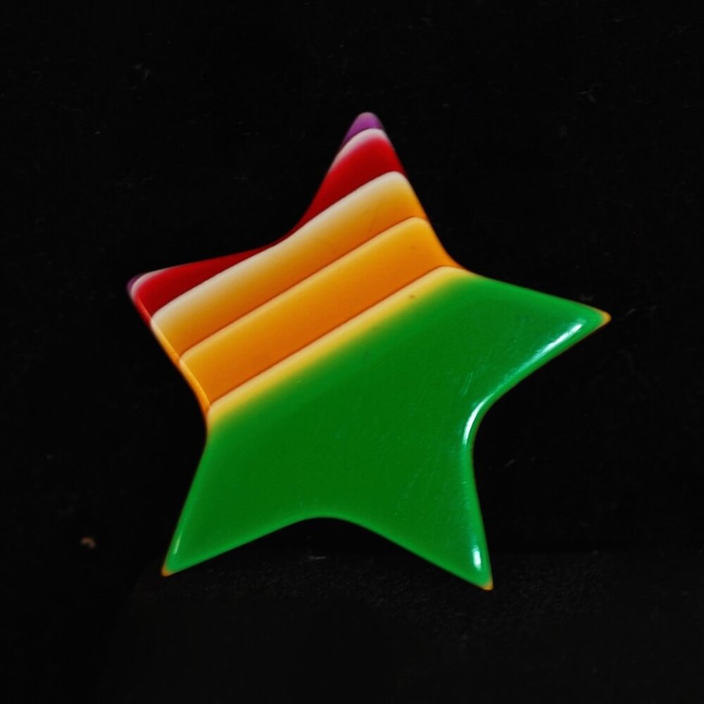 Lea Stein Paris 1970's Star Shaped Pin With V-Shaped Clasp - Signed